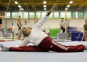 המתעמלת אגנס קֶלֶטי שרדה את השואה וזכתה ב-10 מדליות אולימפיות. בגיל 98, היא נמרצת מאי פעם