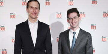 אבי ברקוביץ', מימין, עם ג'ארד קושנר בפסגת טיים 100 בניו יורק, 23 באפריל 2019 (Craig Barritt/Getty Images עבור TIME)