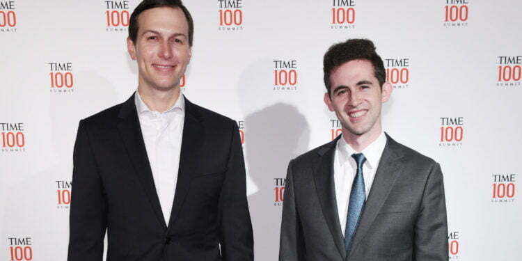 אבי ברקוביץ', מימין, עם ג'ארד קושנר בפסגת טיים 100 בניו יורק, 23 באפריל 2019 (Craig Barritt/Getty Images עבור TIME)