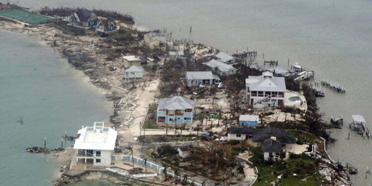 נזקי ההצפות שגרם הוריקן דוריאן באיי באהאמה (HeadKnowles Foundation via Getty Images)
