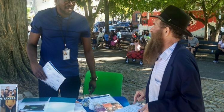 בפסטיבל רחוב משותף, מנסים תושבים יהודים ושחורים בברוקלין להתמודד עם התפרצות חדשה של שנאה