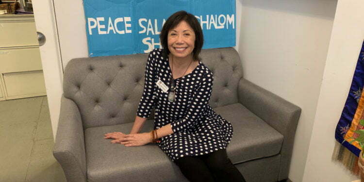 הרבה הפיליפינית-אמריקנית שרוצה ליצור מקום ללא-לבנים בקהילה היהודית