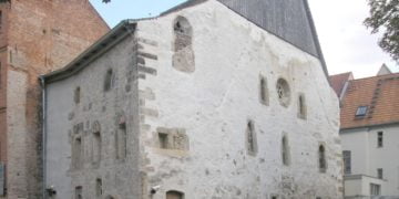 מתנת הארגונים הנוצרים בגרמניה לקהילה היהודית – ספר תורה חדש