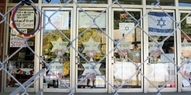 לקראת יום השנה לטבח בבית הכנסת: מושל פנסילבניה הורה להוריד את הדגלים לחצי התורן