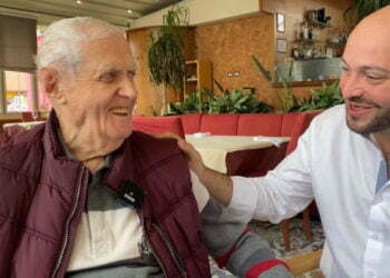 אות כבוד לאלבני מוסלמי בן 93 שהציל יהודים בשואה