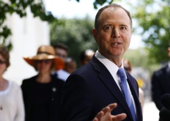 השחקנים היהודים בדרמת ההדחה של טראמפ