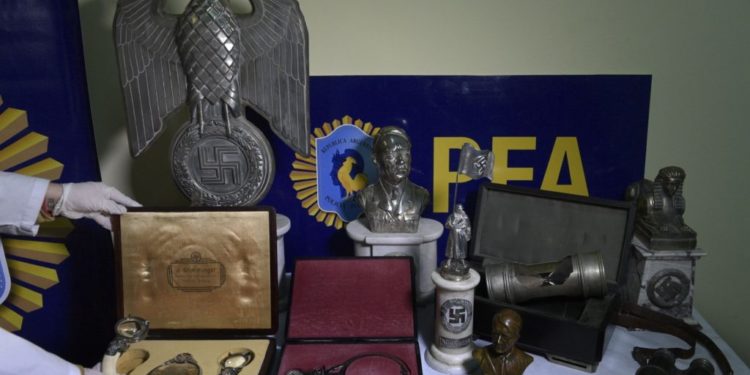 מרבית הפריטים הנאצים שנמצאו בבואנוס איירס נתגלו כמזויפים