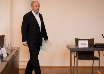 דרמה בבית משפט בגרמניה: ניצול השואה חיבק את השומר הנאצי העומד לדין