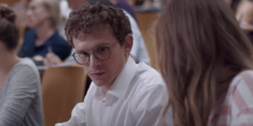 קומדיה חדשה בנטפליקס:  חרדי צעיר שמתאהב בלא-יהודייה