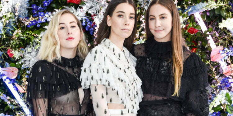 לא עוד ״נר לי דקיק״: אמנים אמריקנים מקליטים אלבום שירי חנוכה