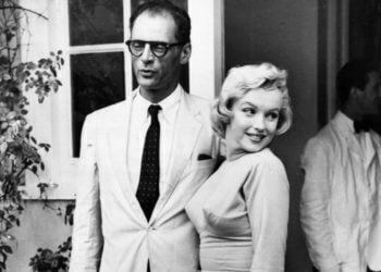 החנוכייה של מרילין מונרו למכירה תמורת 150,000 דולר