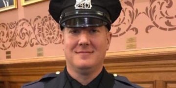 הקהילה החרדית גייסה 50,000 דולר למשפחת הבלש שנהרג במתקפה על המרכול הכשר