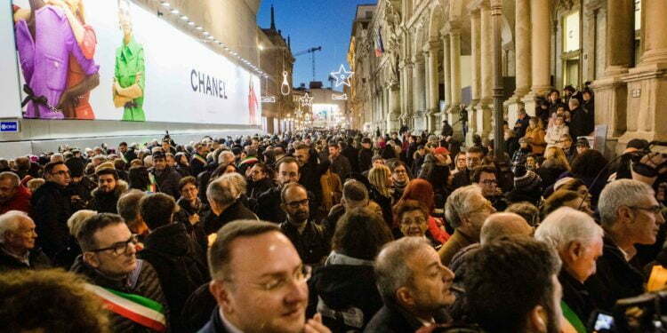 אלפים השתתפו בצעדת תמיכה בסנאטורית איטלקייה ניצולת שואה שספגה איומים אנטישמיים