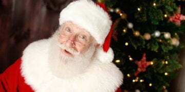 מאחורי הזקן הלבן, הסנטה קלאוס הזה הוא יהודי דתי שומר שבת