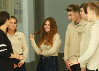 בבודפשט, החיים היהודיים חוזרים גם לצד השקט של הנהר