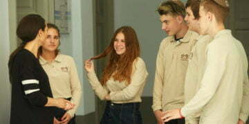 בבודפשט, החיים היהודיים חוזרים גם לצד השקט של הנהר