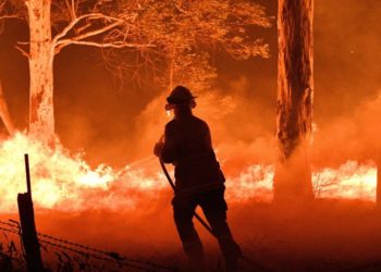 אוסטרליה: מטבח יהודי מספק ארוחות לכבאים הנאבקים בשריפות הענק