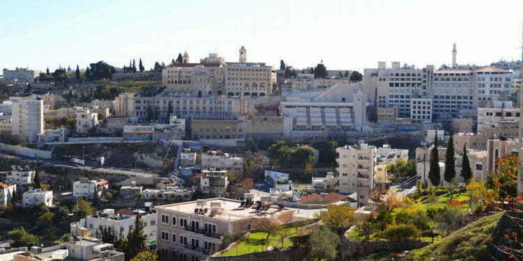 במשחק הטלוויזיה "מלך הטריוויה" מתקשים להחליט אם בית-לחם בפלסטין או בישראל
