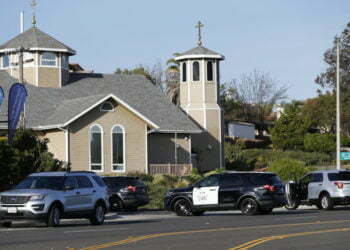 אנטישמיות בארה״ב: סוכנות האבטחה של הקהילה היהודית מתנגדת לחימוש מתפללים בנשק