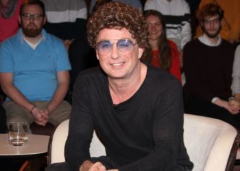 הקומיקאי הגרמני התנצל בשידור על מעשי אביו בתקופת השואה – וספג מתקפות מנאו-נאצים