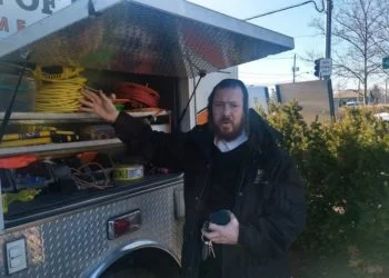 כוח האבטחה החרדי של העיירה מונסי בניו יורק מתרגל למציאות חדשה
