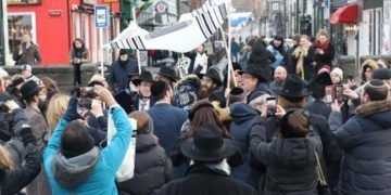 איסלנד: ספר תורה ראשון יוצב בבירה