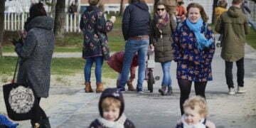 הולנד מאמינה ב״חיסון עדר״ נגד קורונה. עבורי, זה מרגיע, אבל גם מפחיד