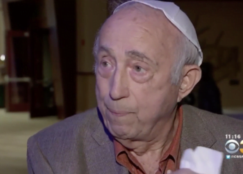 בעשור התשיעי לחייהם, ניצולי שואה רבים חוגגים בר מצווה מאוחרת