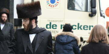 קורונה ויהדות התפוצות: באנטוורפן נערכים לשיעור הדבקה של 85% ולמאות מתים