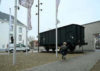 בלגיה: היסטוריונים התפטרו ממוזיאון השואה בגלל כוונה לחלוק כבוד לפעילה אנטי-ישראלית