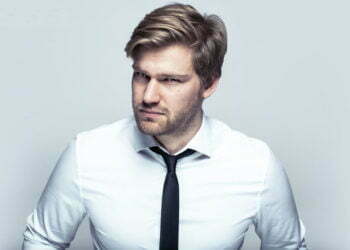 הקומיקאי שהעז ללעוג ליחסה של גרמניה ליהודים, נאלץ לשקול כעת את עתידו במדינה