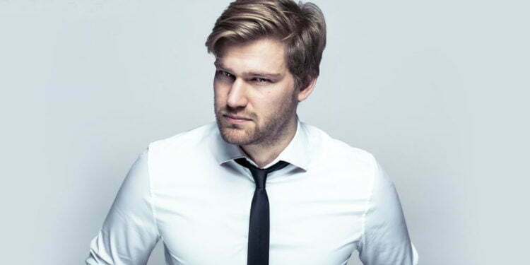 הקומיקאי שהעז ללעוג ליחסה של גרמניה ליהודים, נאלץ לשקול כעת את עתידו במדינה