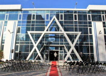 חשד להצתה אנטישמית: בית כנסת בצפון רוסיה נשרף בזדון