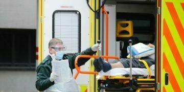 שיעור היהודים שמתו מקורונה בבריטניה גבוה בהרבה מחלקם באוכלוסיה. הנה כמה הסברים אפשריים לכך