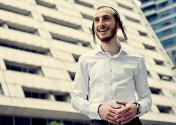 המוזיקאי שולם, האמן החרדי הראשון שמוחתם בחברת תקליטים גדולה