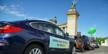 בגלל איסור ההתקהלות, יהודי בודפשט חגגו את ל"ג בעומר בשיירת מכוניות עליזה