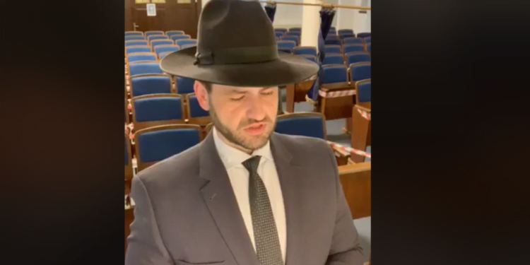 בתחילת המגפה התחלתי לצפות ברב הגרמני הזה מתפלל ולא יכולתי להפסיק