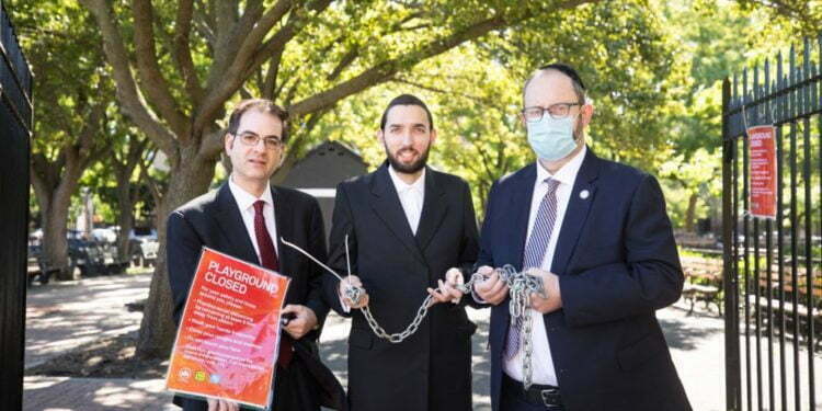 עיריית ניו יורק נעלה את גני השעשועים בגלל הקורונה, המחוקקים האורתודוקסים החליטו לחתוך את השרשראות