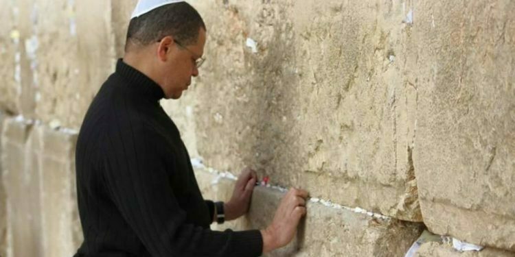 ג'ון איבְס רוצה להיות חבר הקונגרס הראשון שהוא גם שחור וגם יהודי