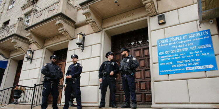ארה״ב: הקריאות להפסיק לממן את המשטרה מעמידות את הממסד היהודי במצב בעייתי