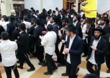 לאחר שלושה חודשים, מטה חב"ד בברוקלין נפתח מחדש לקהל, בלי ריחוק ומסיכות