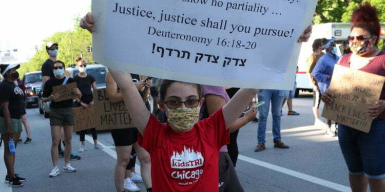 המחאות ההמוניות בארה"ב נוגעות בעצבים החשופים של יחסי שחורים ויהודים
