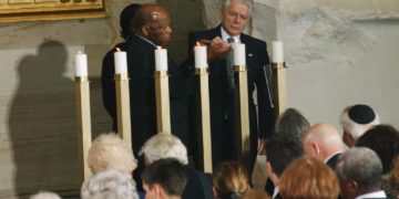 ג'ון לואיס והיהודים: ששה רגעים שממחישים את הברית ארוכת השנים