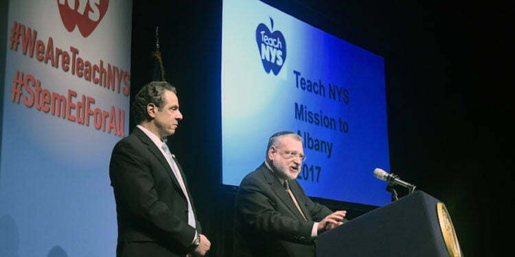 הקהילה האורתודוקסית בארה״ב מתמודדת עם הקורונה, אבל גם עם אנטישמיות ויוקר המחייה