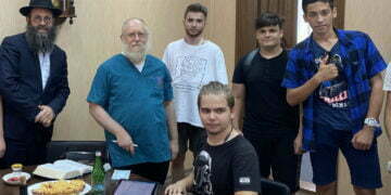 הכירו את ד״ר שפיט – המוהל הנודד היחיד ברוסיה