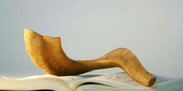 "אני מתגעגע אליכם. ואני אוהב אתכם": מה רבנים אמריקנים מתכוונים לומר לקהילותיהם בפתח השנה החדשה