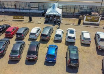 ארגנטינה: תפילת דרייב אין לראש השנה, בהשראת יריד המכוניות