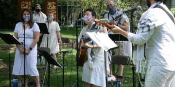 אחרי שישה חודשי מגפה, יהודי ארה״ב נערכים לעונת חגים מבודדת, אך יצירתית