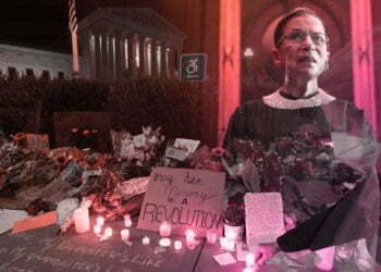 מתפקיד ״הרב הצעיר״ במחנה הקיץ, לקריירה של רדיפת צדק: איך עיצבה היהדות את חייה של רות ביידר גינסבורג