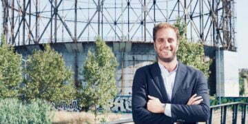 טוביה צֵבי הוא כוכב עולה בקהילה היהודית ברומא. האם יהיה ראש העיר הבא?